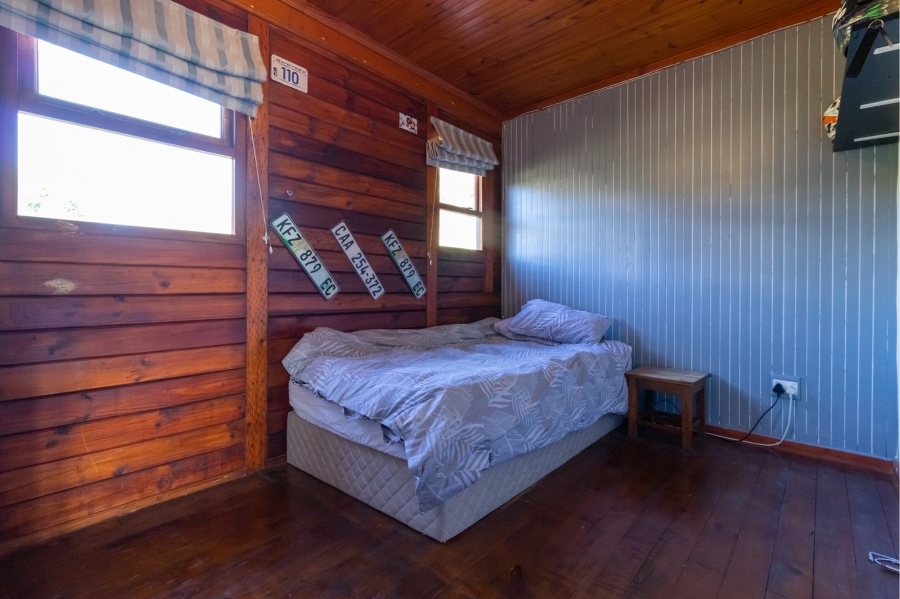 6 Bedroom Property for Sale in Capri Western Cape